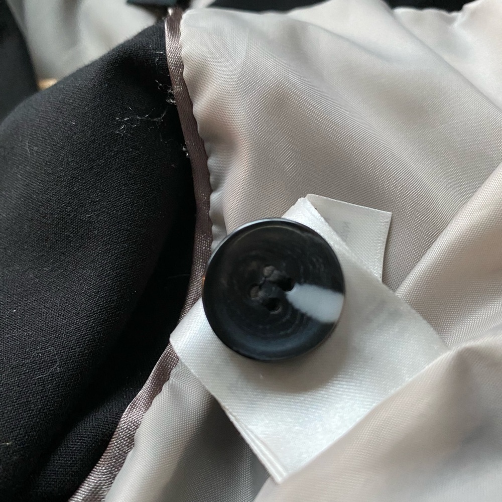 H&M Classic Black Cropped Fitted Blazer Size 6 - Picture 9 of 10